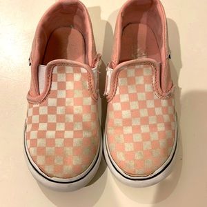 Little girl Pink Vans.